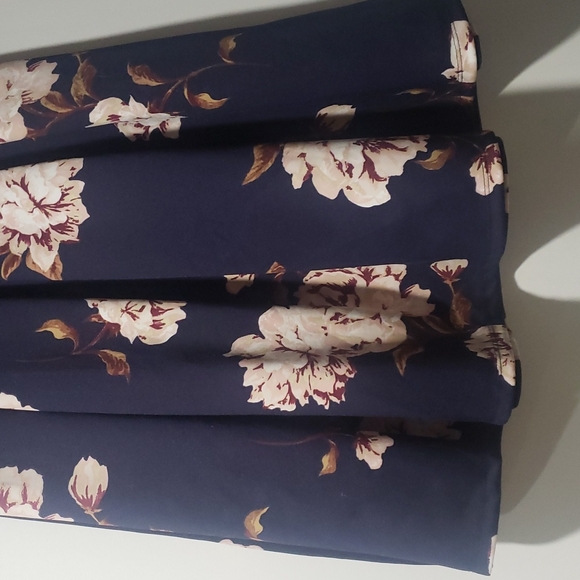 Skirt - Picture 3 of 5